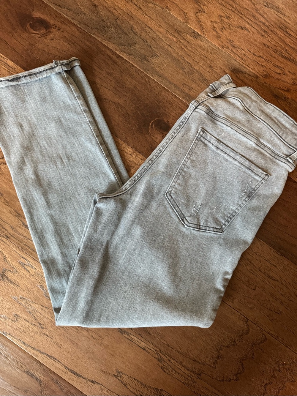 Women's Straight Leg Jeans in Light Gray